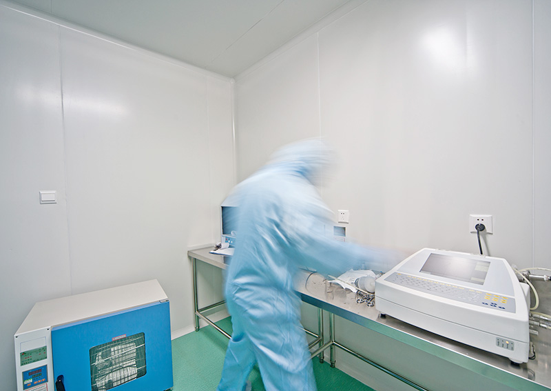 制藥廠無塵車間建設(shè)怎么選擇地面材料？